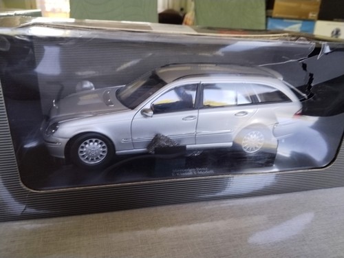Mercedes e klasse - 1:18,