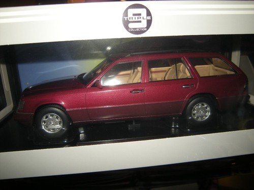 Triple9 mercedes benz - 1:18,
